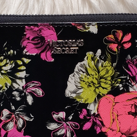 Victoria's Secret Love Floral Wallet - Picture 2 of 7